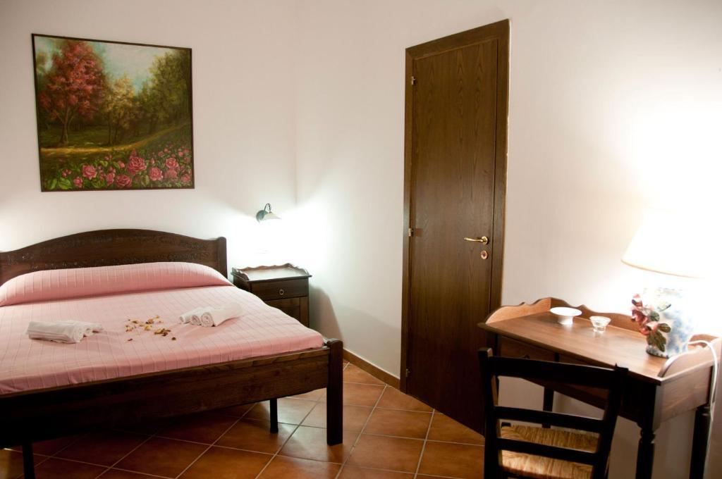 Hostal Casale Il Gheppio Laureana Cilento Habitación foto